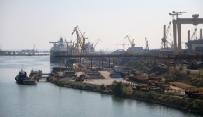 71 de nave şi-au anunţat sosirea în porturile din Constanţa